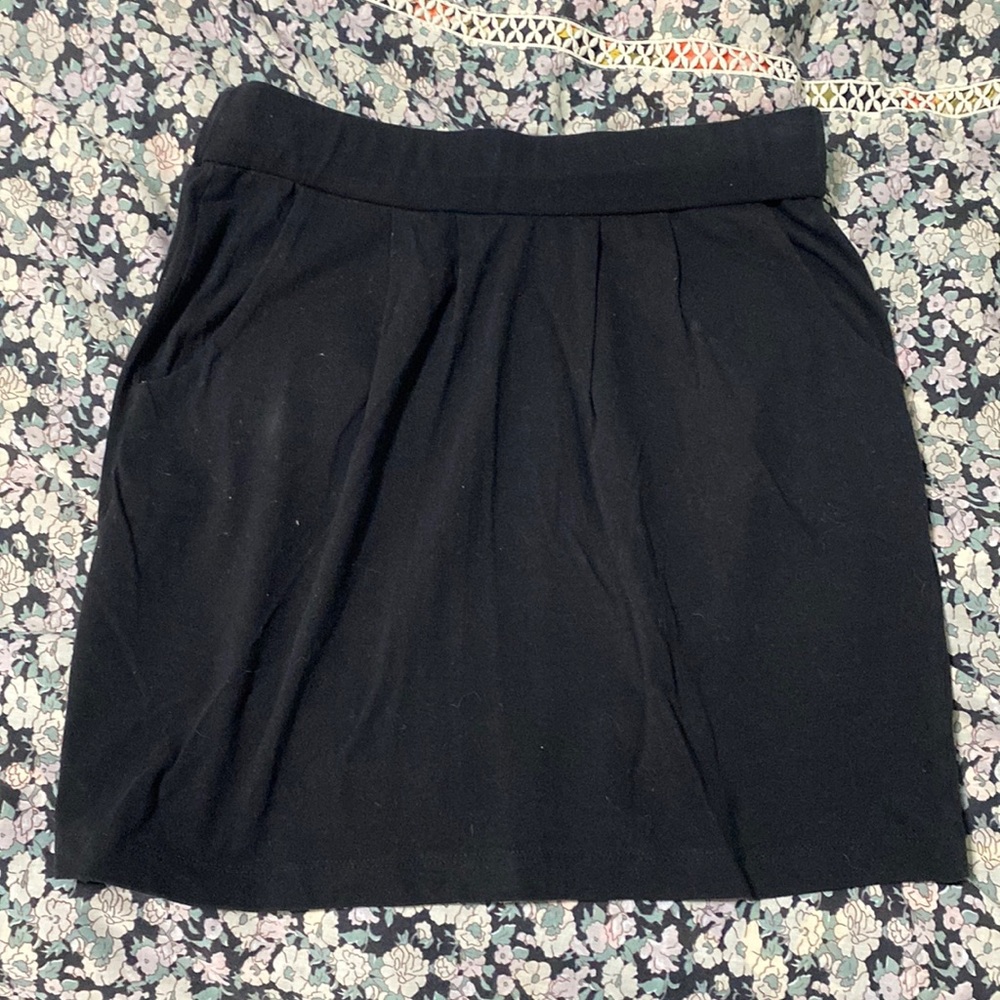 Stretchy knit skirt